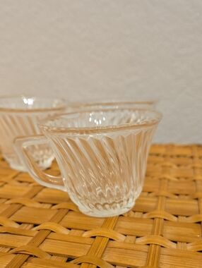 Vintage Federal Glass Diana pattern clear swirl demitasse cups 4